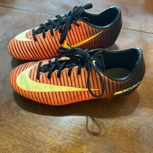 Nike Jr Mercurial Vapor XI FG Soccer Cleats Orange Black Volt Size 3Y